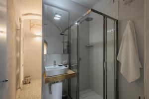 La Grotta - Elegante suite tra arte e natura a Modena