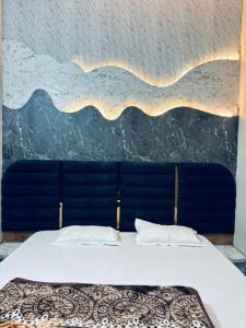 Hotel Radha Madhavam