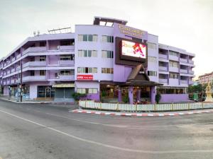 OYO 565 Trang Hotel