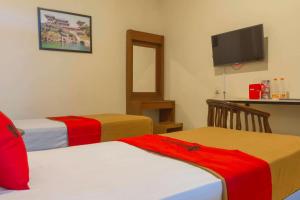 RedDoorz Sanira near Gedung Sate Bandung