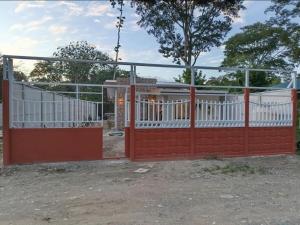 Fully equipped in Cahuita, 2 kitchens, parking, close to the beach