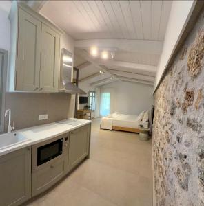 Villa Anthousa luxury villas and suites