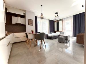 Bulwary Książęce Central Apartment by BookingHost