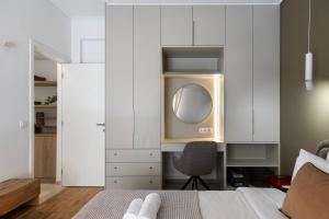 The Tara - Coastal 2-BR Apratment & Balcony in Piraeus