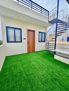 The Royal Serene - Luxury 5BHK Building & Private Penthouse