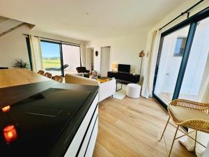 Villa darchitecte neuve 8 pers, 4 ch, jardin clos, terrasse, pétanque