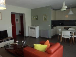 Violeta Apartments