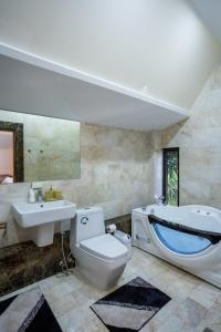 5BR Private Pool Villa near NaiHarn Beach