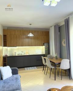 Fully equipped kitchen 2BR - 1 Min Walk from Beach
