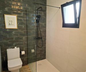 Villa Oasis with heated pool, jacuzzi, and comfort