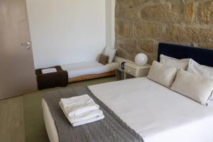 Brito Capelo Terrace T1 - 5 Guests