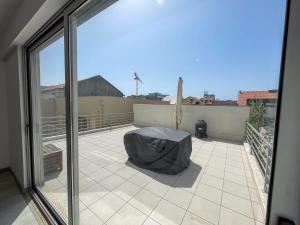 Brito Capelo Terrace T1 - 5 Guests