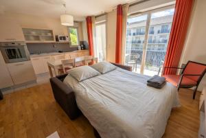 Bright two bedroom duplex apartment