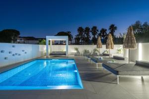 Moon Boutique Hotel - Ultra Luxury Suites with Pool, Perfect for Fun and Relaxation By Villa Mana Gers