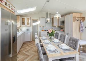 Riverside Holiday Park
