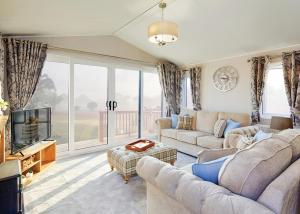 Riverside Holiday Park
