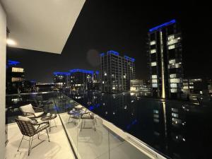 Maison Privee - Modern Family Retreat with Dubai Skyline Views
