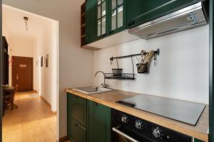 GuestHost - Spacious Apartment X6 steps from MM4