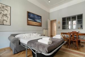 GuestHost - Spacious Apartment X6 steps from MM4