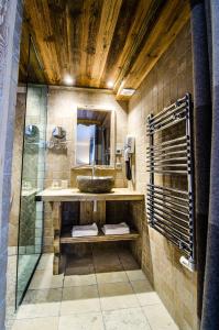 B&B / Chambres d'hotes CHALET L'ETAGNE : Chambre Lit Queen-Size avec Balcon