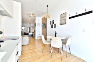 Mono - Modern Apt - Near Bioparc by Río Turia Apartments