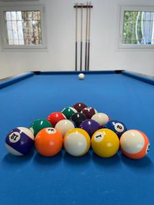 Premium Villa! Heated pool, free bikes, games, BBQ & more!