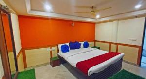 Sri Krishna Lodge