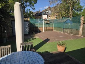 3 Bedroom house Chiswick with parking