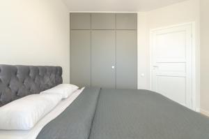 ВВВ!19-226 Hoffman House, Zolotoustivska 34, Kyiv centre, stunning city view, 15 kW backup power, Petrovdom Apartment