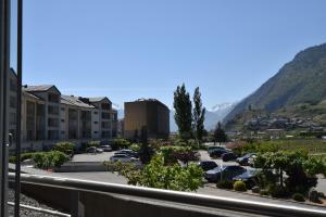 Appartement ensoleillé 4 personnes à Saillon à 100 mètres des bains