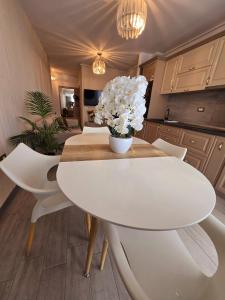 Glamour Sea View Large 3 Room Spa & Pool Resort parking prima linie