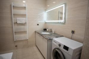 Barrique 30 - Breakfast Delivered & Minibar - Free parking - Mall Area