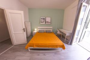 UNYCA - Minimalist 3 bedroom Apartment in Florence