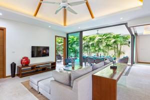 Private Pool Villa 4BR Rawai Phuket V6