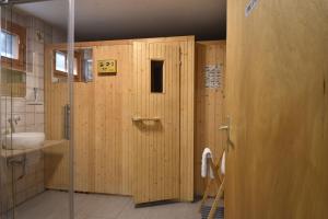 Grand Chalet Vercorin pour 10 personnes avec jardin BBQ parking privé et sauna