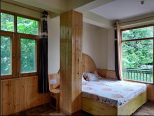 Snowridge Homestay & Rooftop Cafe