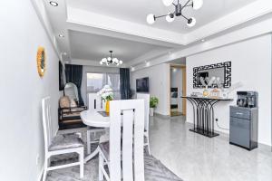 The Oulas modern 2bdr apartment,pool,gym,city view,cctv