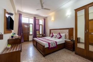 SKS Excel Inn