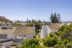CoolHouses Algarve Luz,3 bed townhouse, lovely sea view, walking distance to beach, Casa 24 LBC