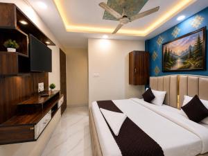 Hotel N P International - Near Govindpuri Metro Station