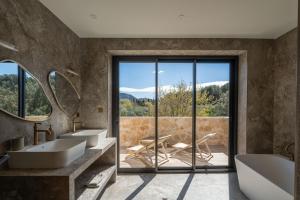 Diamond Lodge
