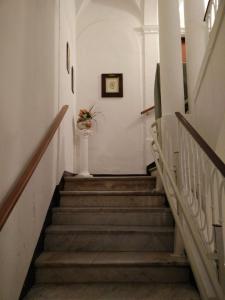 Il balcone su Gisira Apartment
