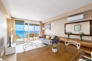 BELL RACO Front Beach