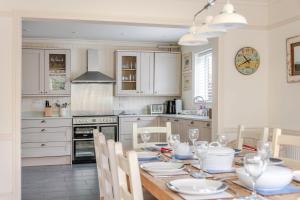 2 Hadleigh Villas