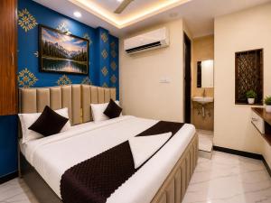 Hotel N P International - Near Govindpuri Metro Station
