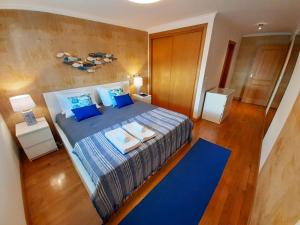 Cascais spacious well equipped central location garage 4 pessoas