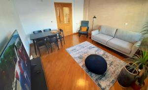 Cascais spacious well equipped central location garage 4 pessoas