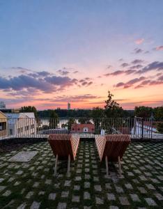 Premium Loft by Castle&Danube River Old town FREE PARKING