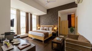 Airport Hotel Tashree Near Yashobhoomi - Free Airport Drop