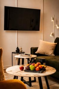 Lovely Apartment by the Vistula River Wawel Castle view Swimming Pool Sauna Gym Parking